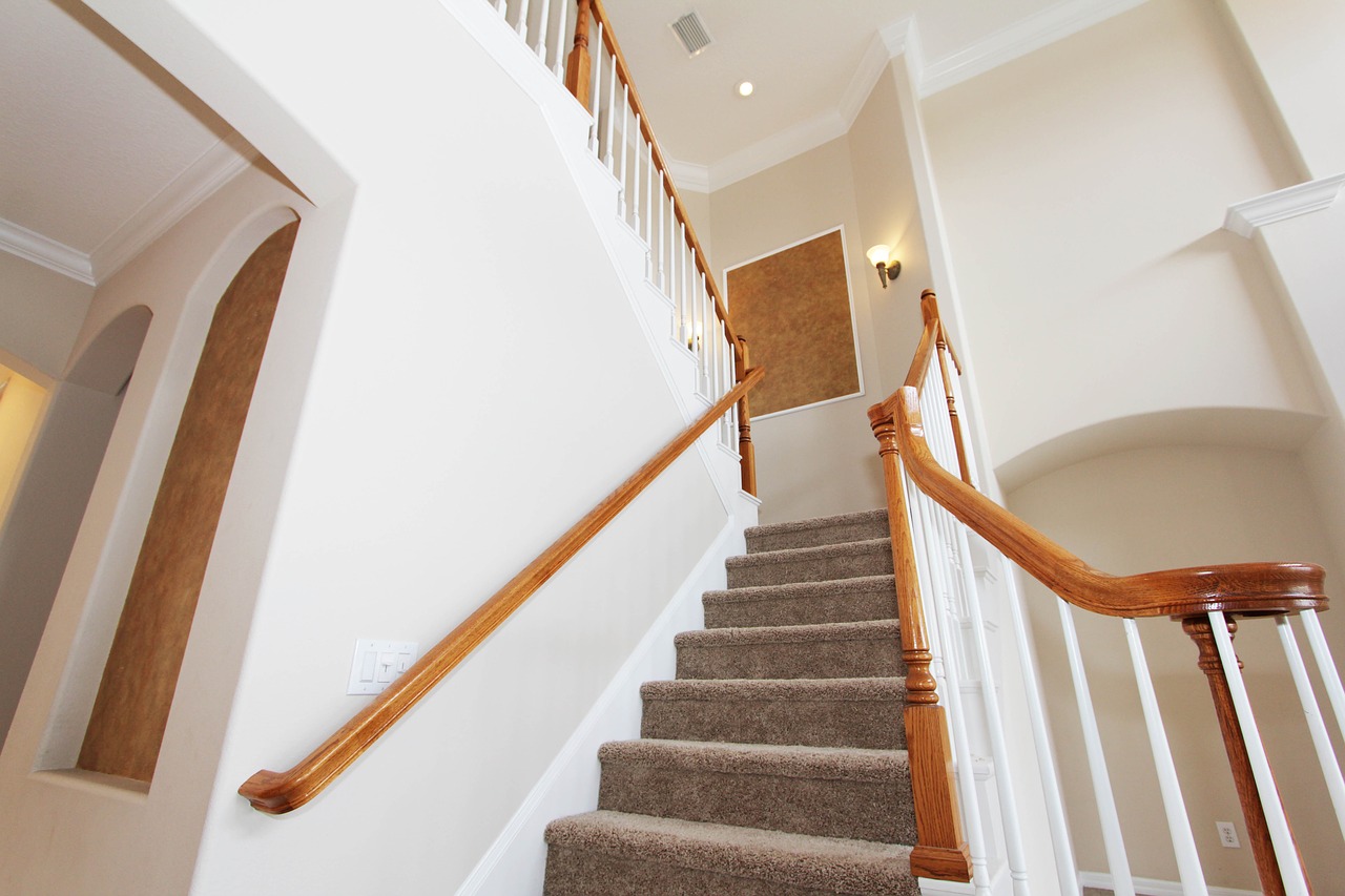 Escaleras con moqueta